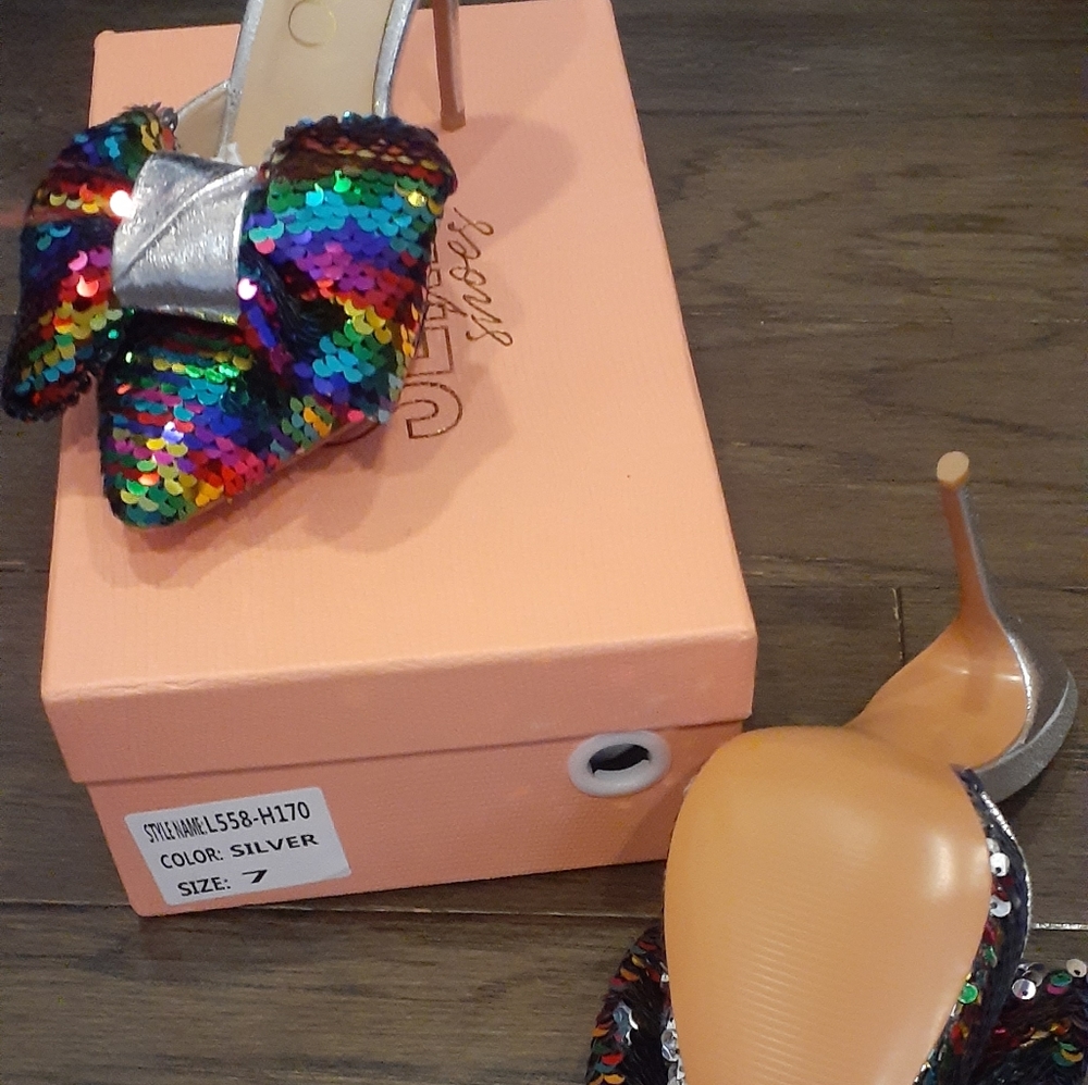 Heels - Picture 3 of 5